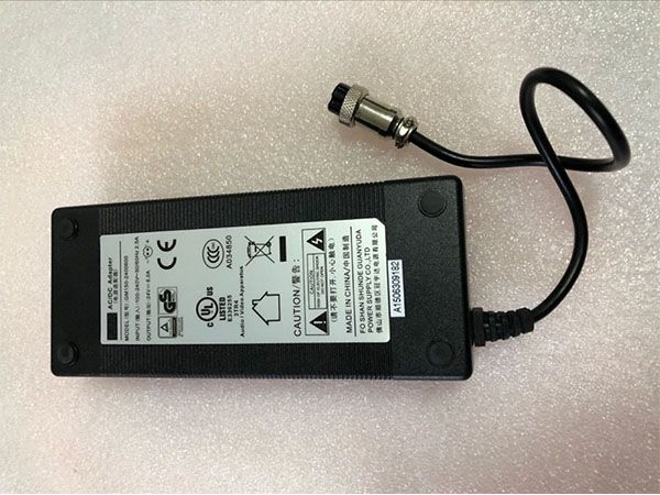 Alimentation rechargeable GM150-2400600